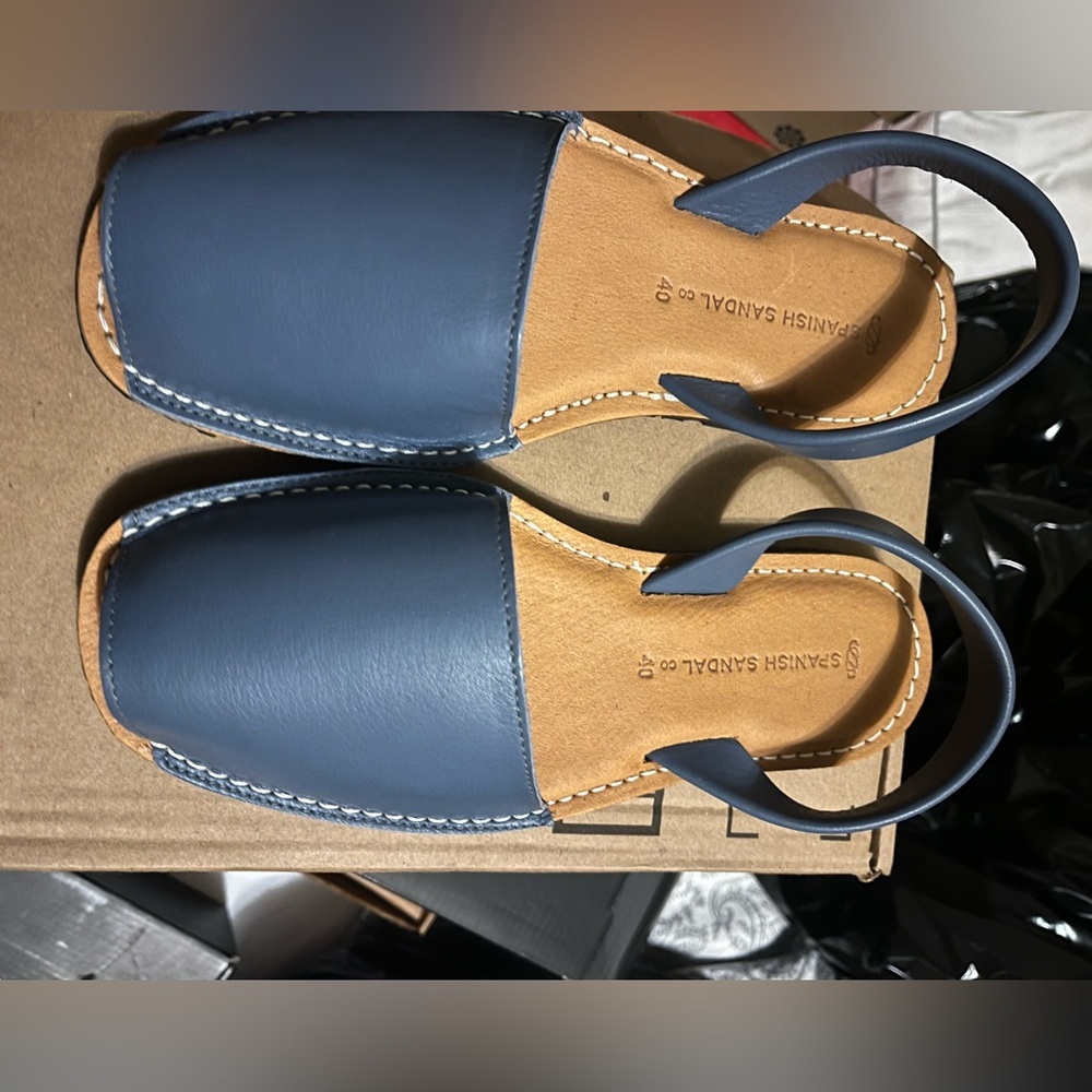 New! Classic Flat Sandals for Women – Dressy Soft Leather Peep Toe Flat Sandals